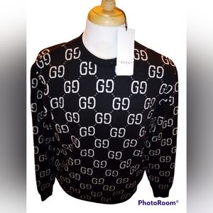 Gucci Monogram Black and White Crewneck Sweater
Like new HARDLY WORN!!!
